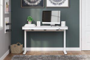 Lynn Adjustable Height Desk